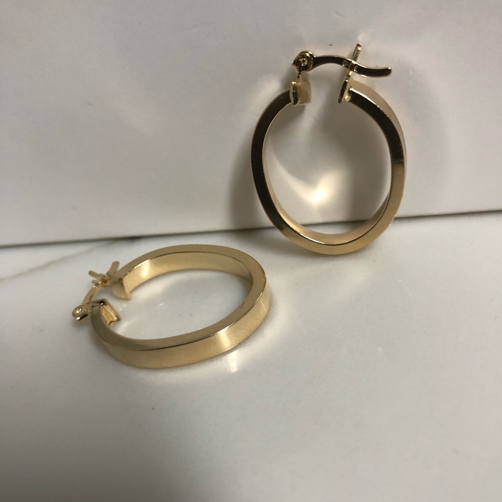 18k Gold Filled Small Oval Hoop Earrings - Picture 5 of 6
